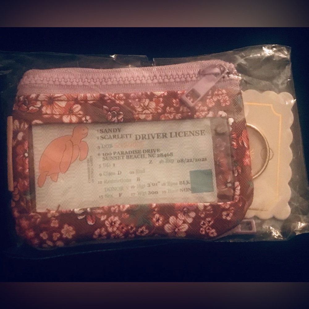 Simply Southern Red Floral Keychain ID Wallet - Picture 2 of 3
